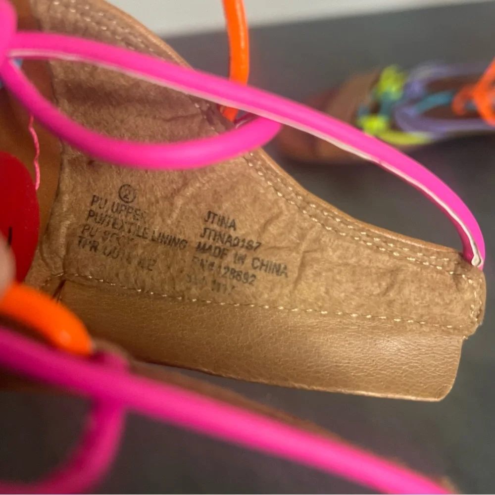 Steve Madden JTina Girls Size 2 Bright Rainbow Gladiator Sandals Back‎ Zip
